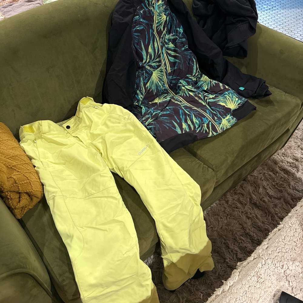 O'Neill Yellow Snow Outerwear